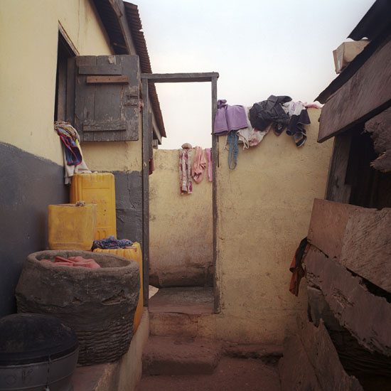 Ghana, Mumford, 2016 Village's baths. Ghana, Mumford, 2016 Les bains du village. Denis Dailleux / Agence VU