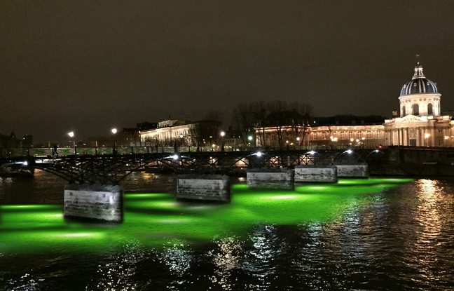 648x415_oliver-beer-installe-oeuvre-live-stream-sous-pont-arts