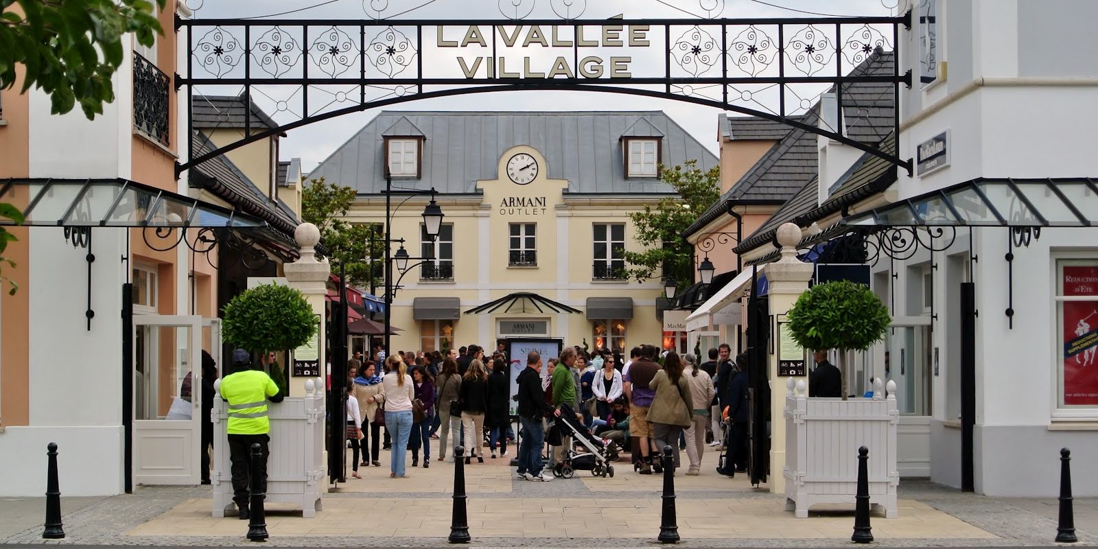 La-vallée-village La-vallée-village